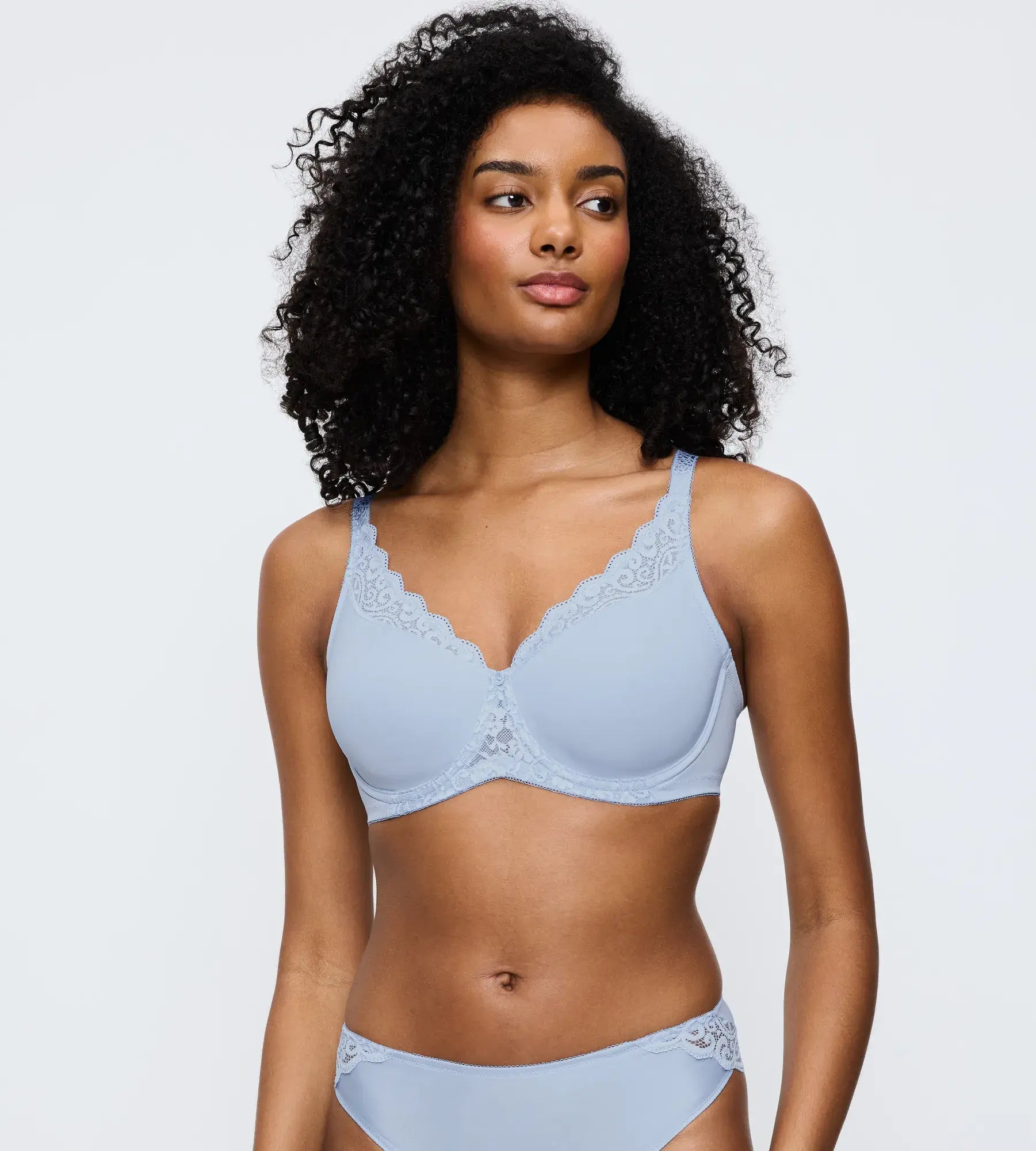 Underwired bra seamless minimizer - Amourette W01 R - 00SH Ice blue