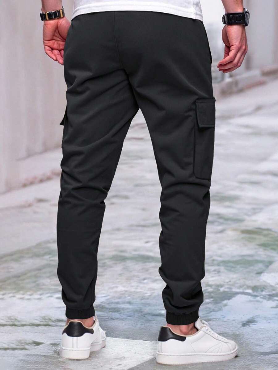 RICCARDO | Lightweight Cargo Joggers Featuring Pockets