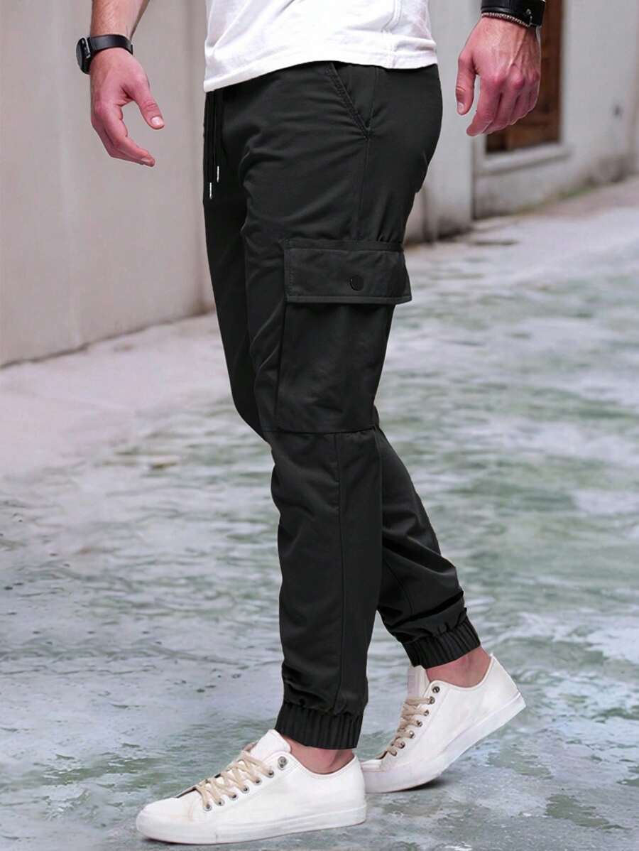 RICCARDO | Lightweight Cargo Joggers Featuring Pockets