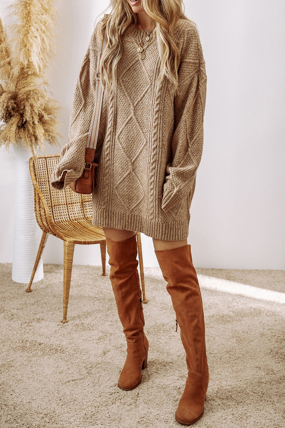Montaracrest Serena Maglia Luxe in high-quality knit, long sleeve sweater with intricate craftsmanship and a stylish fit.