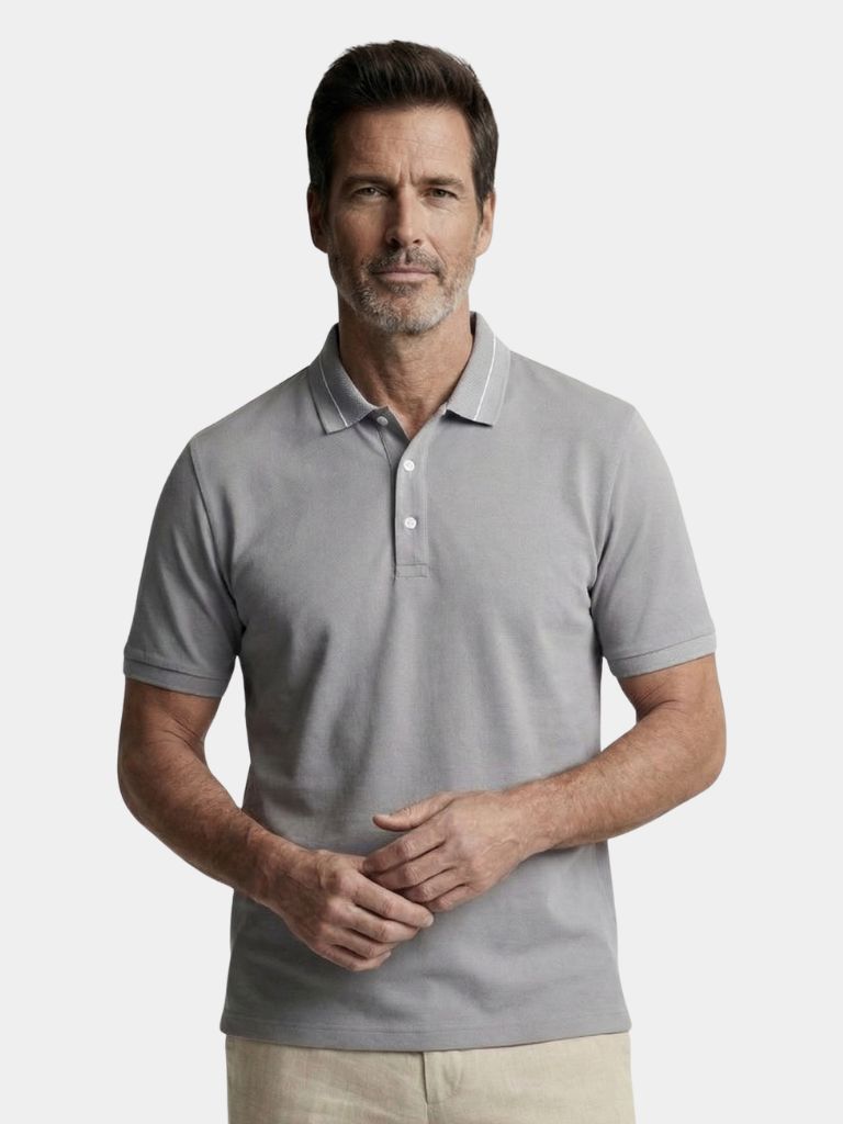 Montaracrest Polo Grigio Acciaio in light gray, classic fit with collar and short sleeves, displayed on a plain background.