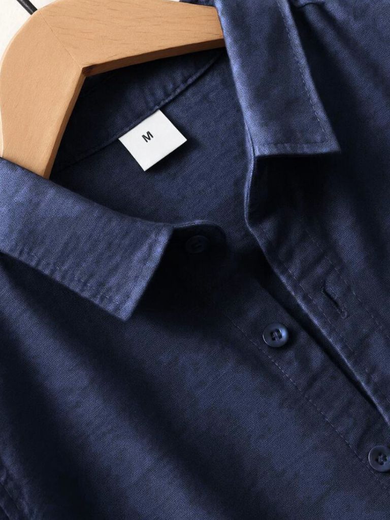 Montaracrest Baltique Sereno shirt, light blue and white striped casual button-up shirt with collar and long sleeves.
