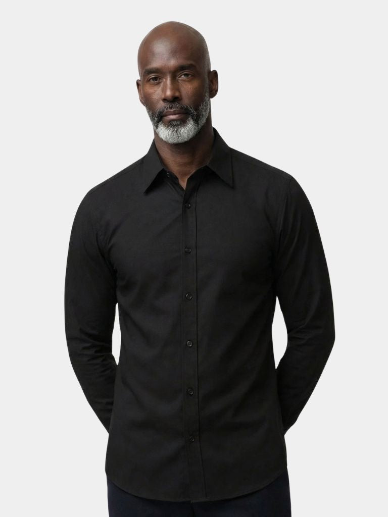 Montaracrest elegant overhemden with pointed collar, featuring a crisp white fabric and classic button-down design.