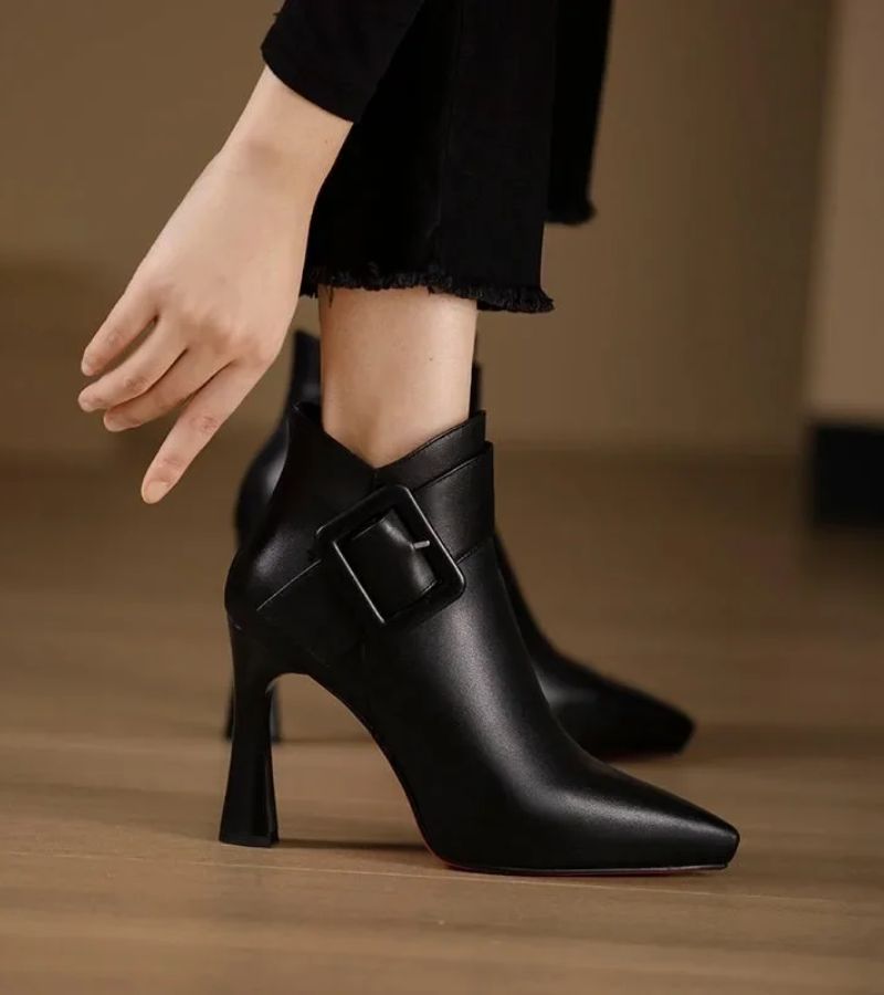 Aveline | Ankle Boots with Heel and Oversized Buckle