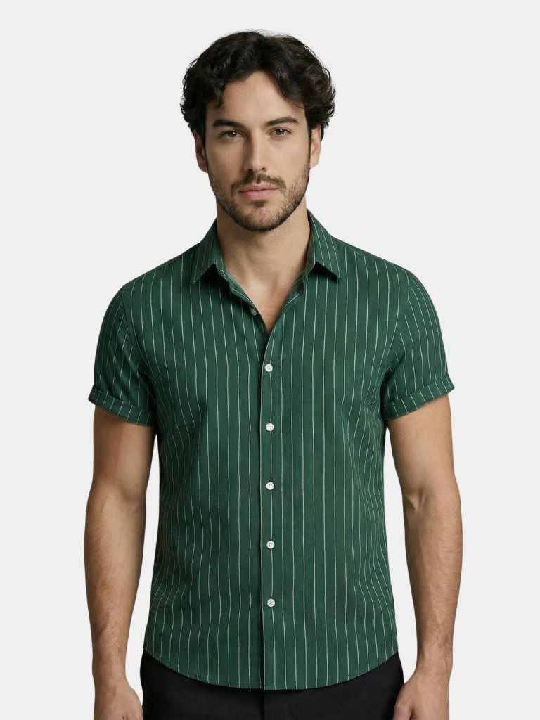 Montaracrest Costa Rica short-sleeve shirt with lightweight fabric and casual style, displayed on a hanger.
