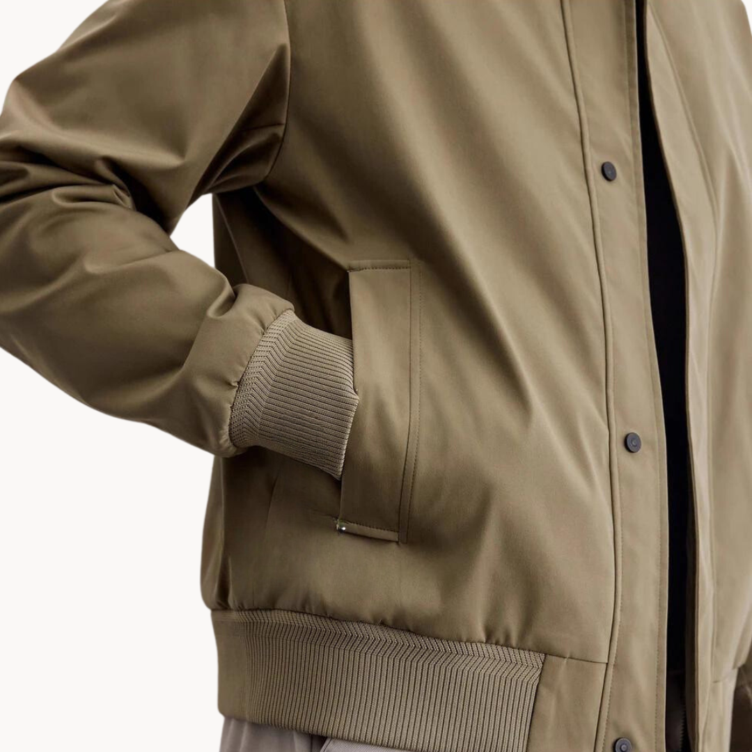 Essential Light Jacket