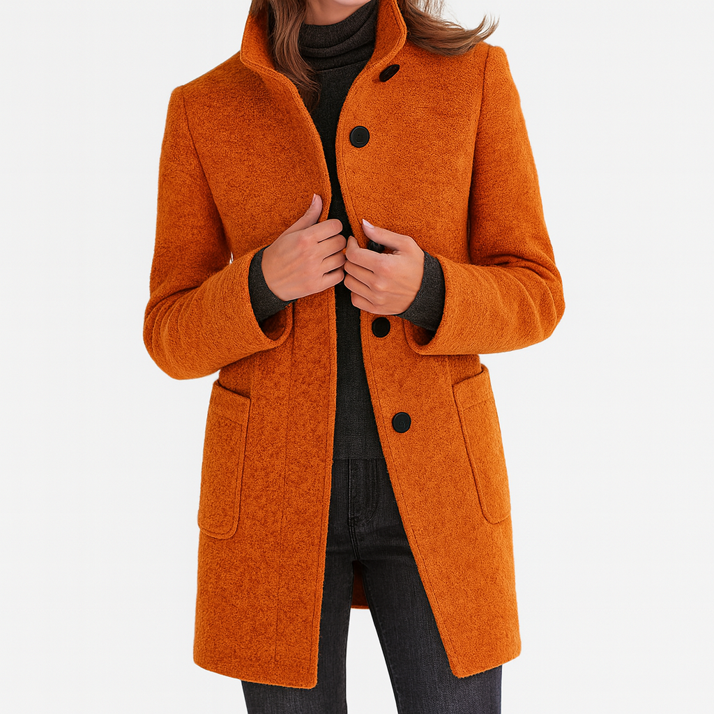 Montaracrest Freya Avvolgente jas, stylish jacket with a fitted silhouette, shown in a close-up view highlighting fabric and design details.