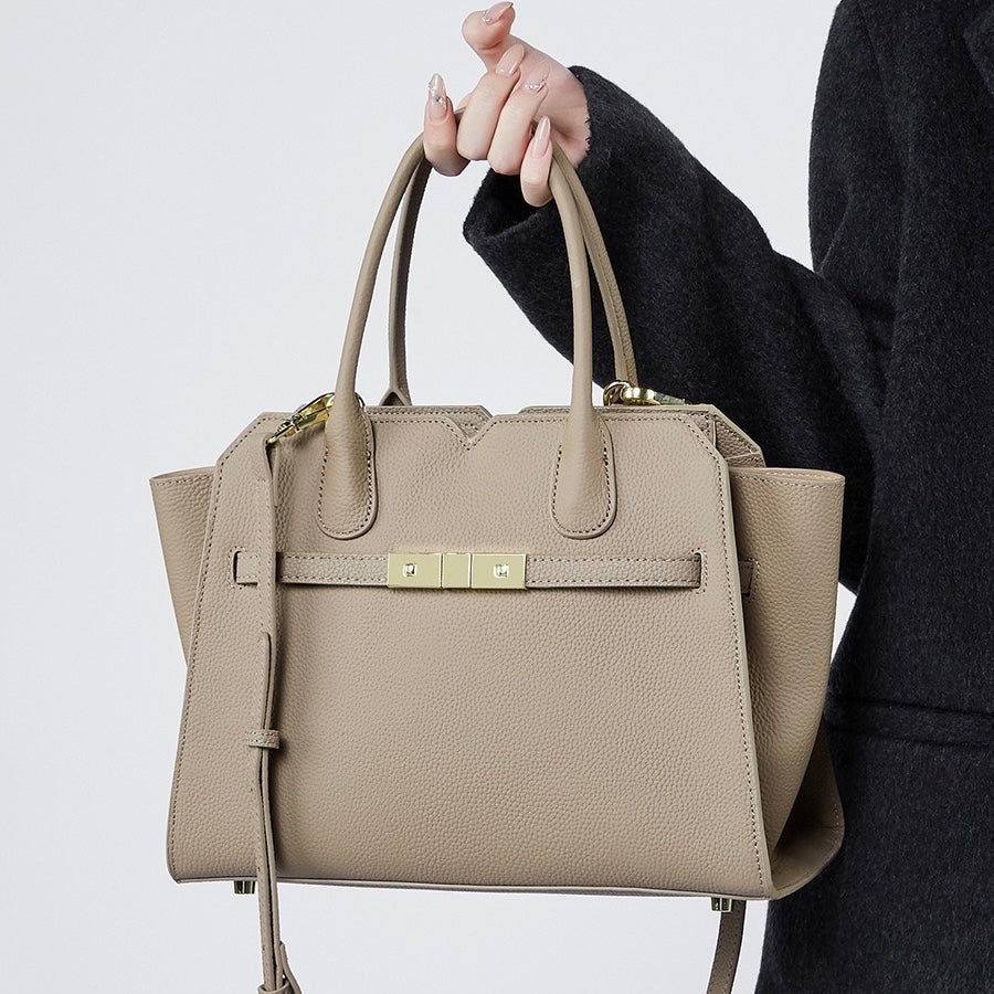 Borsa tote classica strutturata in pelle con dettagli dorati