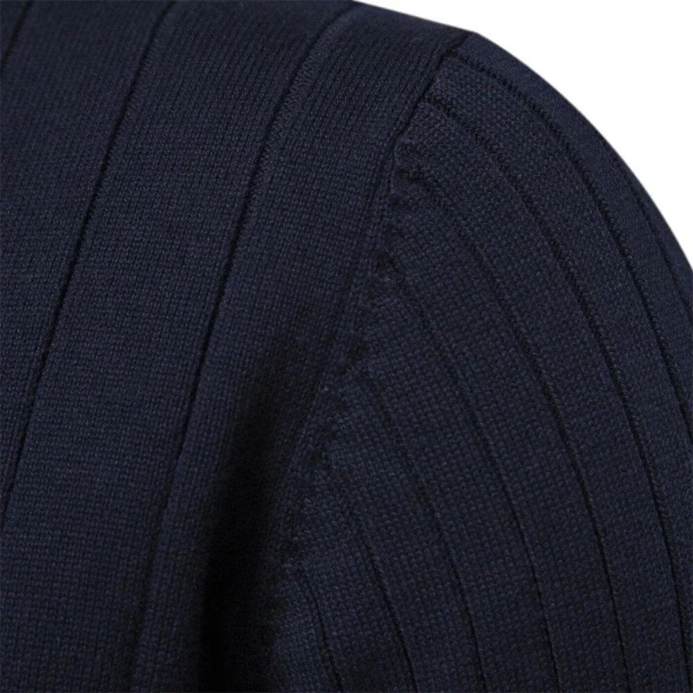 Montaracrest Friedbert men's high-quality comfort pullover in soft fabric, worn by a man outdoors with a neutral background.