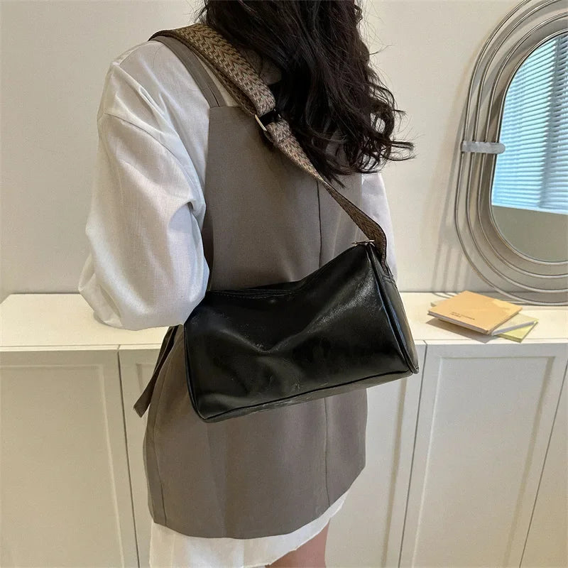 Florence - Modern Everyday Crossbody