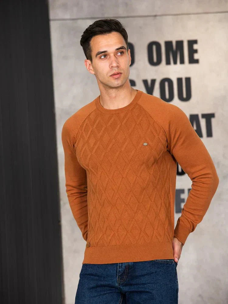 Montaracrest Theodor men's diamond pattern pullover in soft knit fabric, featuring a stylish geometric diamond motif.