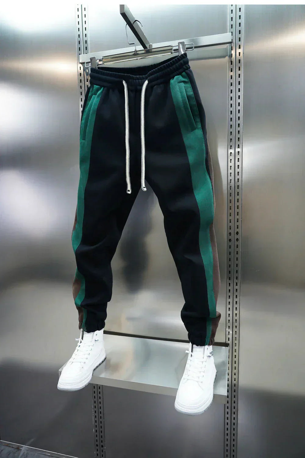 Enduring Men's Pants for Ultimate Comfort - Montaracrest