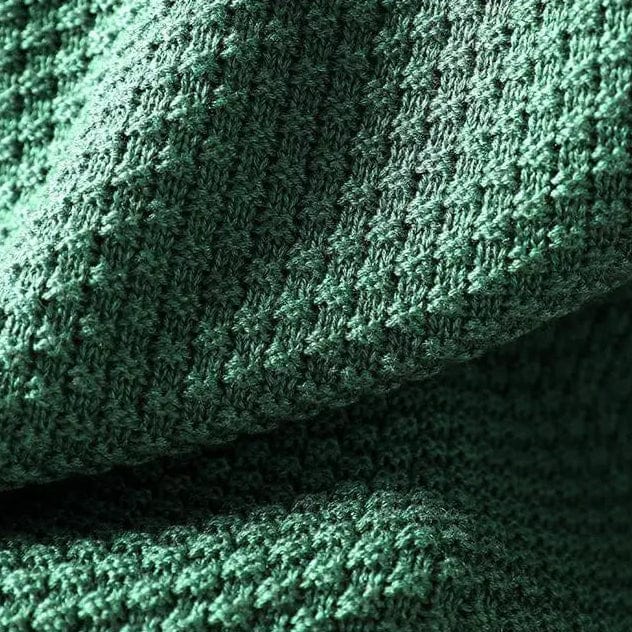 Montaracrest Veléna in cashmere featuring a soft, luxurious knit fabric with a stylish, cozy fit.