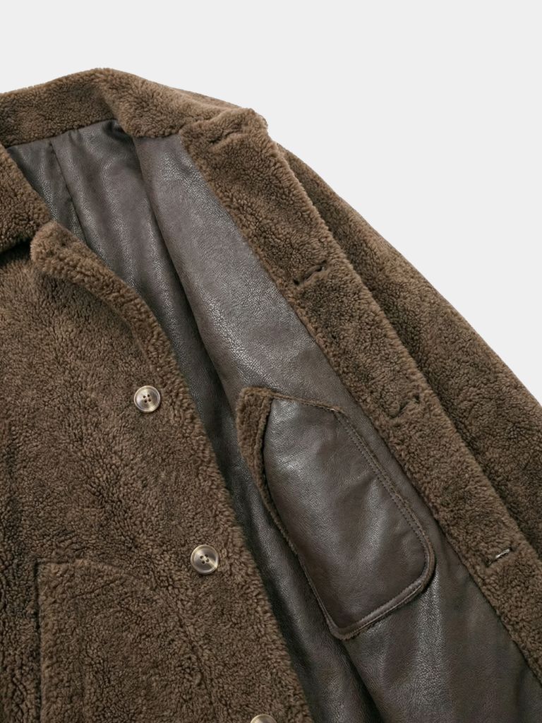 Montaracrest Giacca Doppiopetto Legacy in a stylish double-breasted design, shown on a model with front view.
