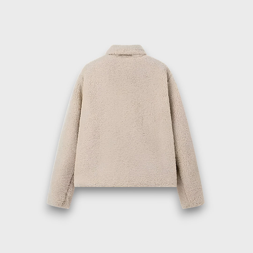 Montaracrest Elvianne teddy jacket with wide collar, cozy sherpa exterior, perfect for winter warmth and stylish comfort.