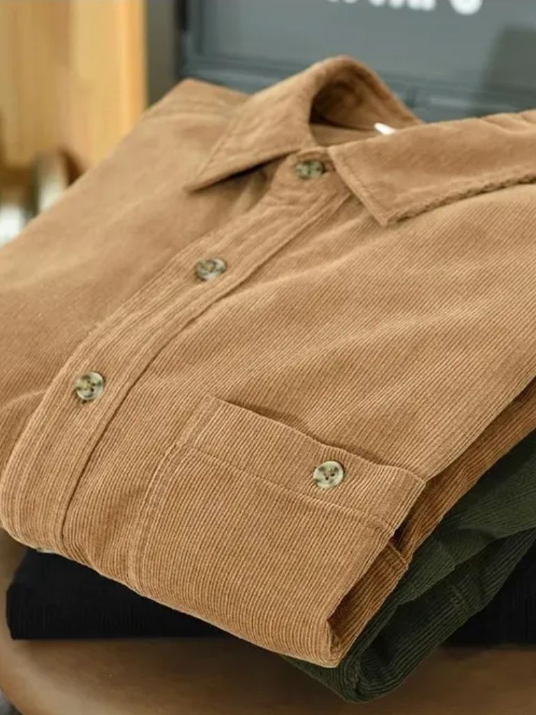 Montaracrest casual corduroy shirt in velvet fabric with a cross crown design, featuring a relaxed fit and button-up style.