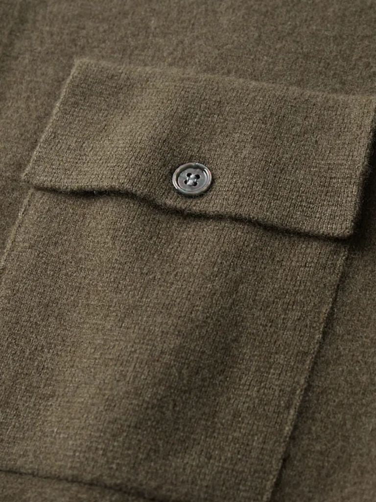 Montaracrest essential cashmere jacket in a classic design, featuring a cross crown detail on a soft, luxurious fabric.