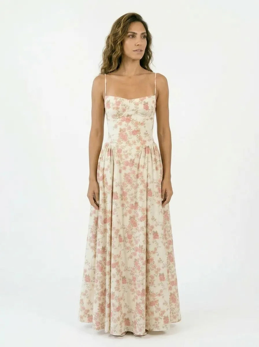 Elegant Montaracrest clothing piece showcasing versatile style, suitable for various occasions, with a timeless design.