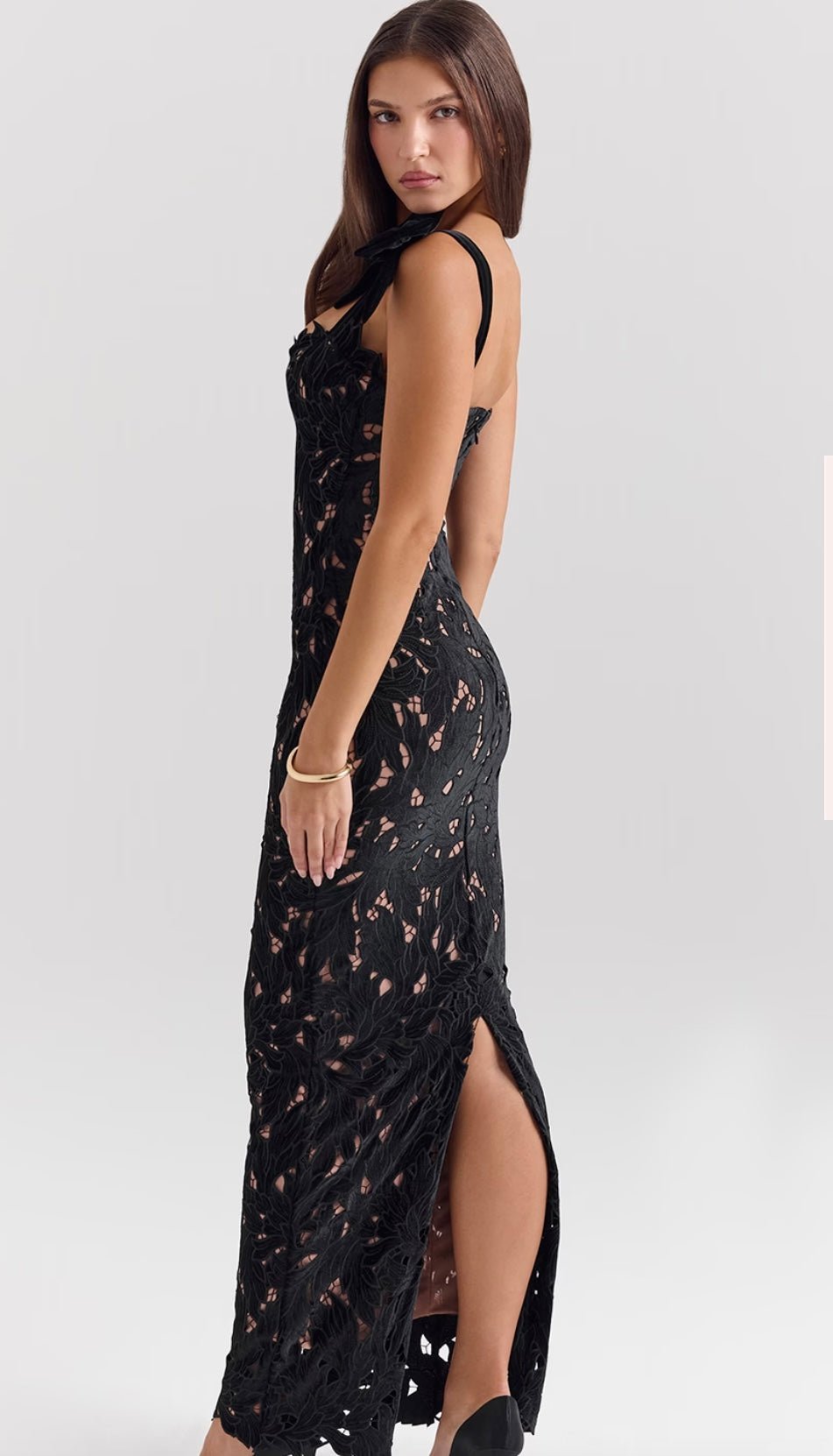 Amara Lace Gown - Montaracrest